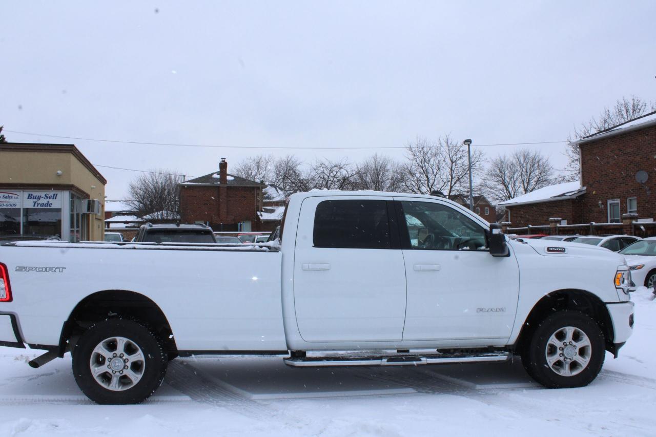 2023 RAM 3500 Big Horn Photo