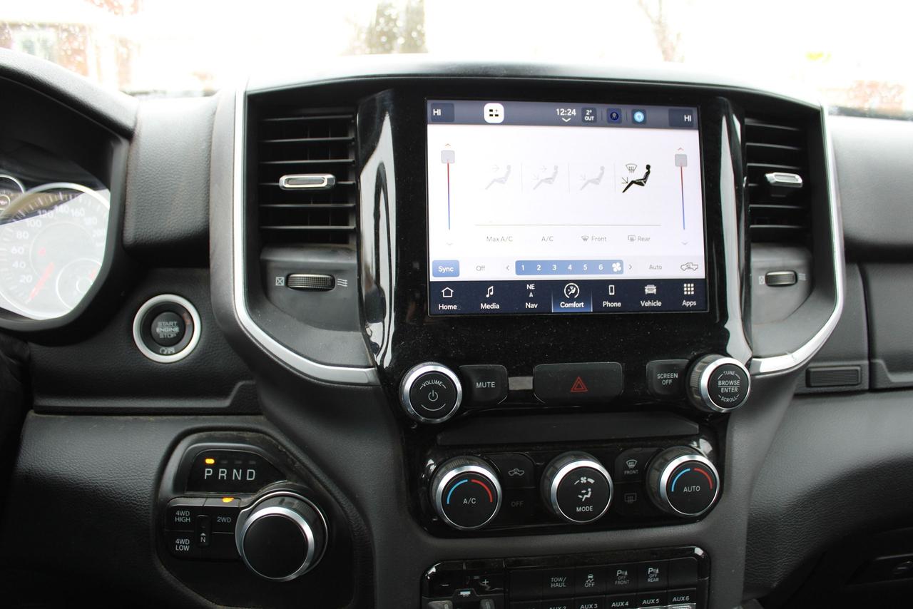 2023 RAM 3500 Big Horn Photo