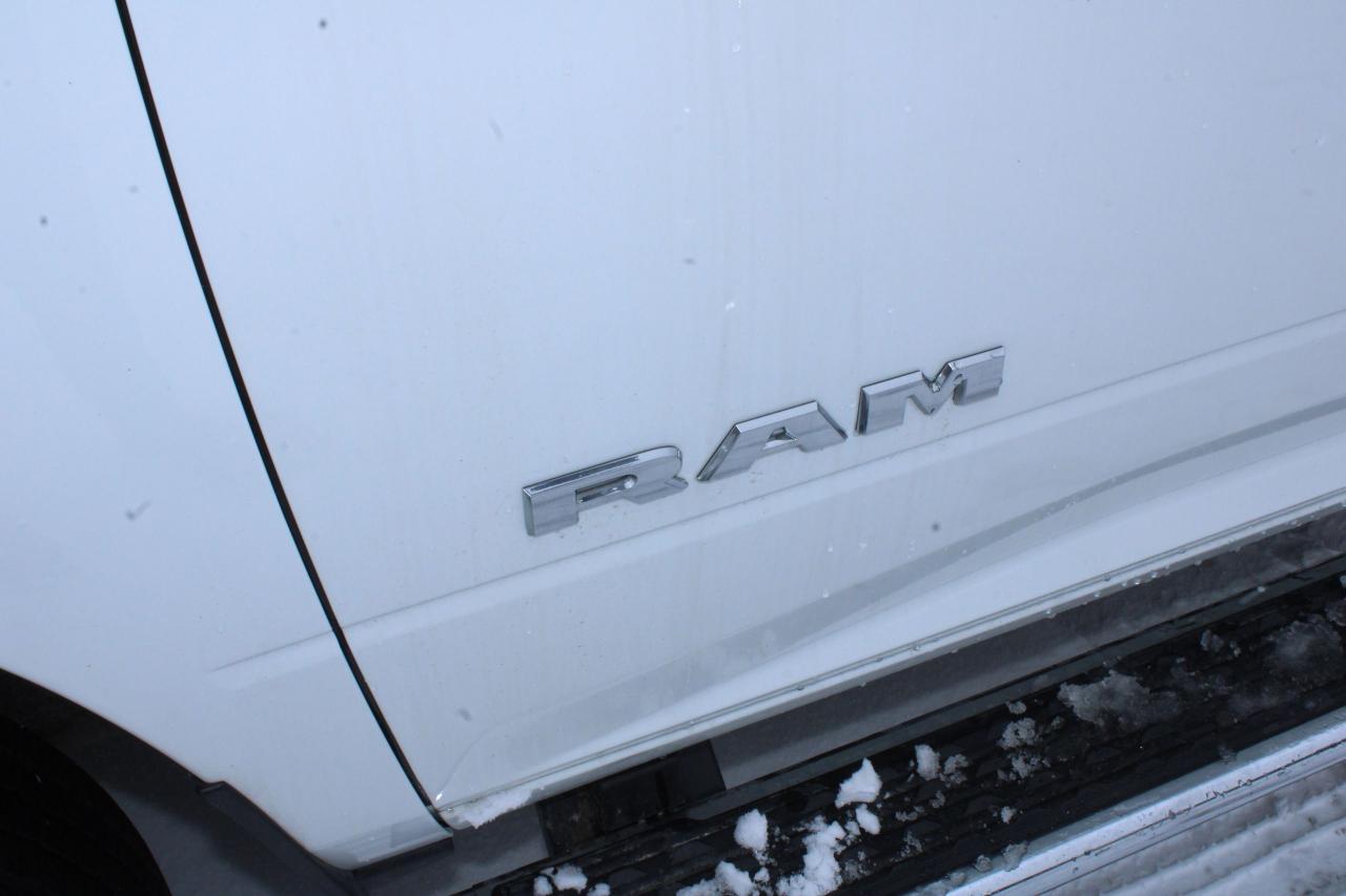 2023 RAM 3500 Big Horn Photo