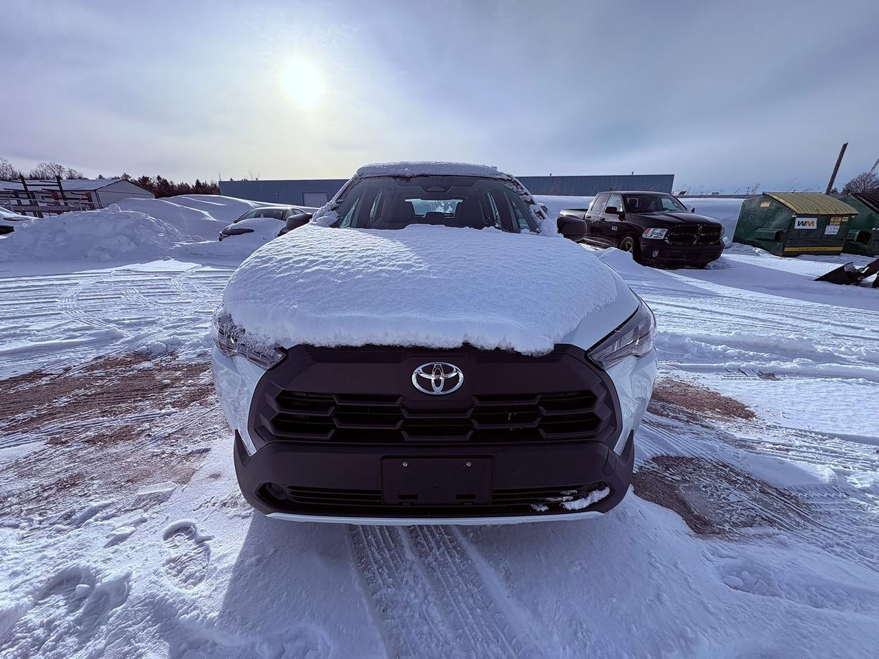 2026 Toyota Corolla Cross L Photo4