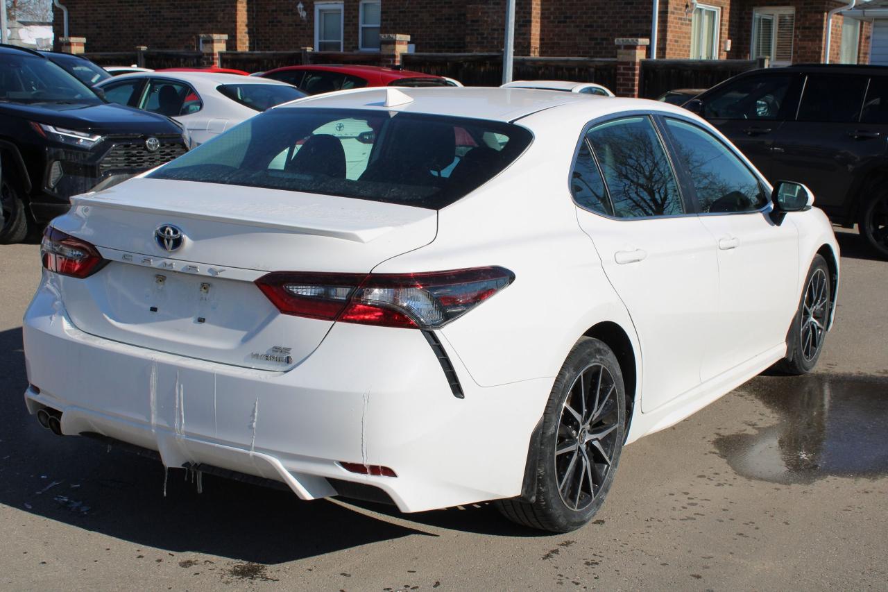 2024 Toyota Camry HYBRID SE Photo4