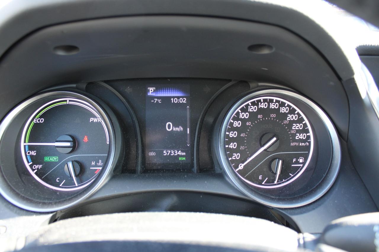 2024 Toyota Camry HYBRID SE Photo