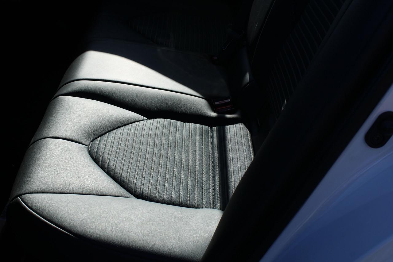 2024 Toyota Camry HYBRID SE Photo