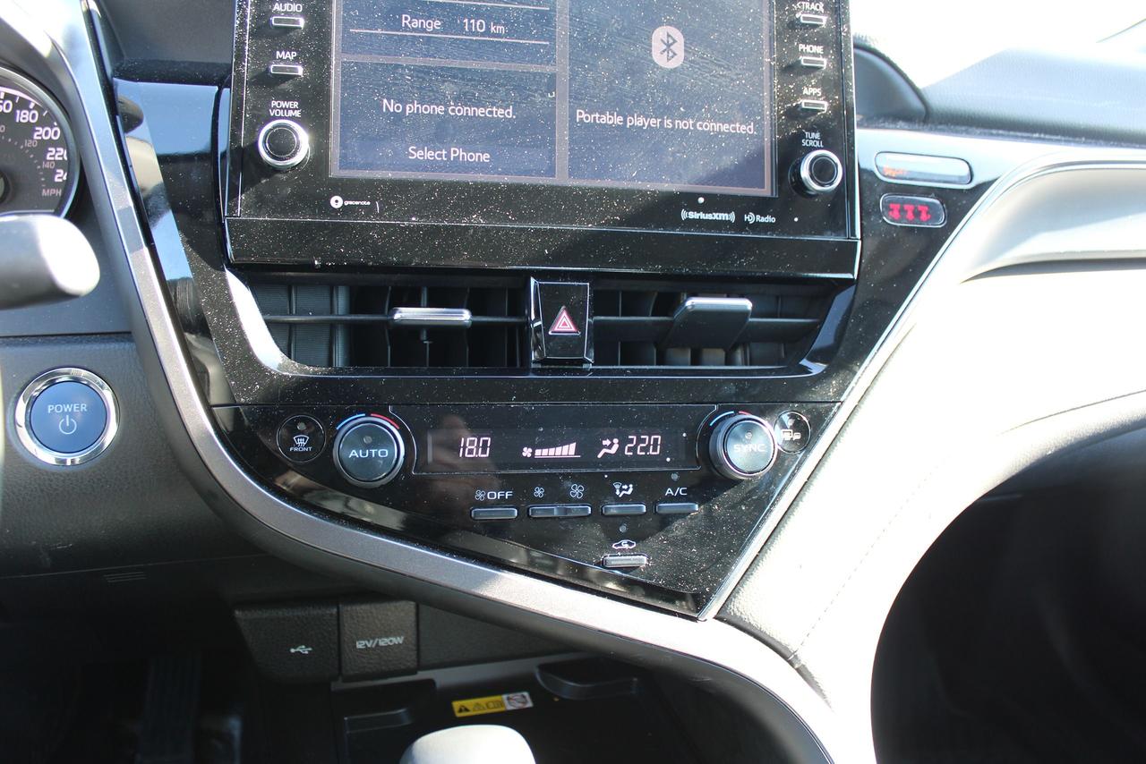 2024 Toyota Camry HYBRID SE Photo