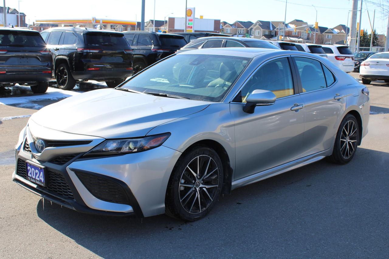 2024 Toyota Camry HYBRID SE Photo0