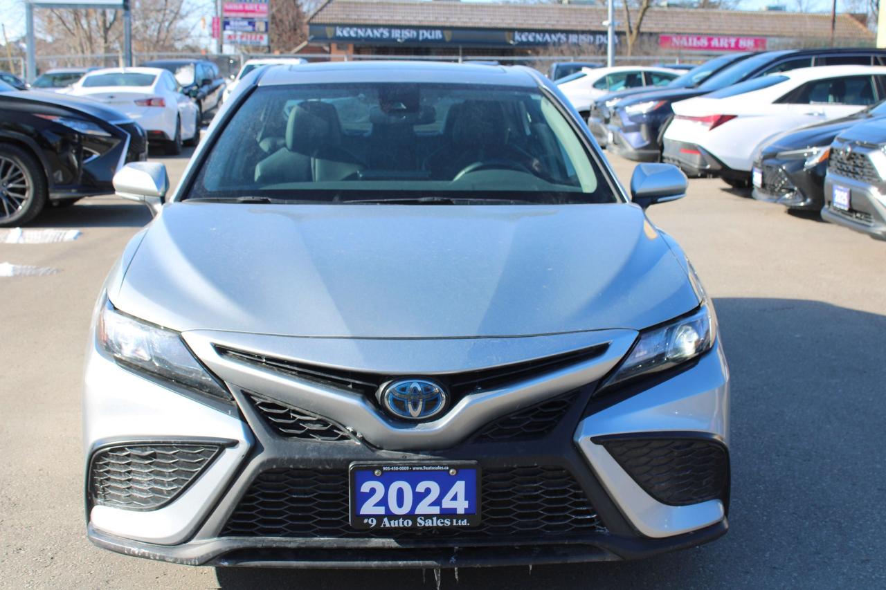 2024 Toyota Camry HYBRID SE Photo