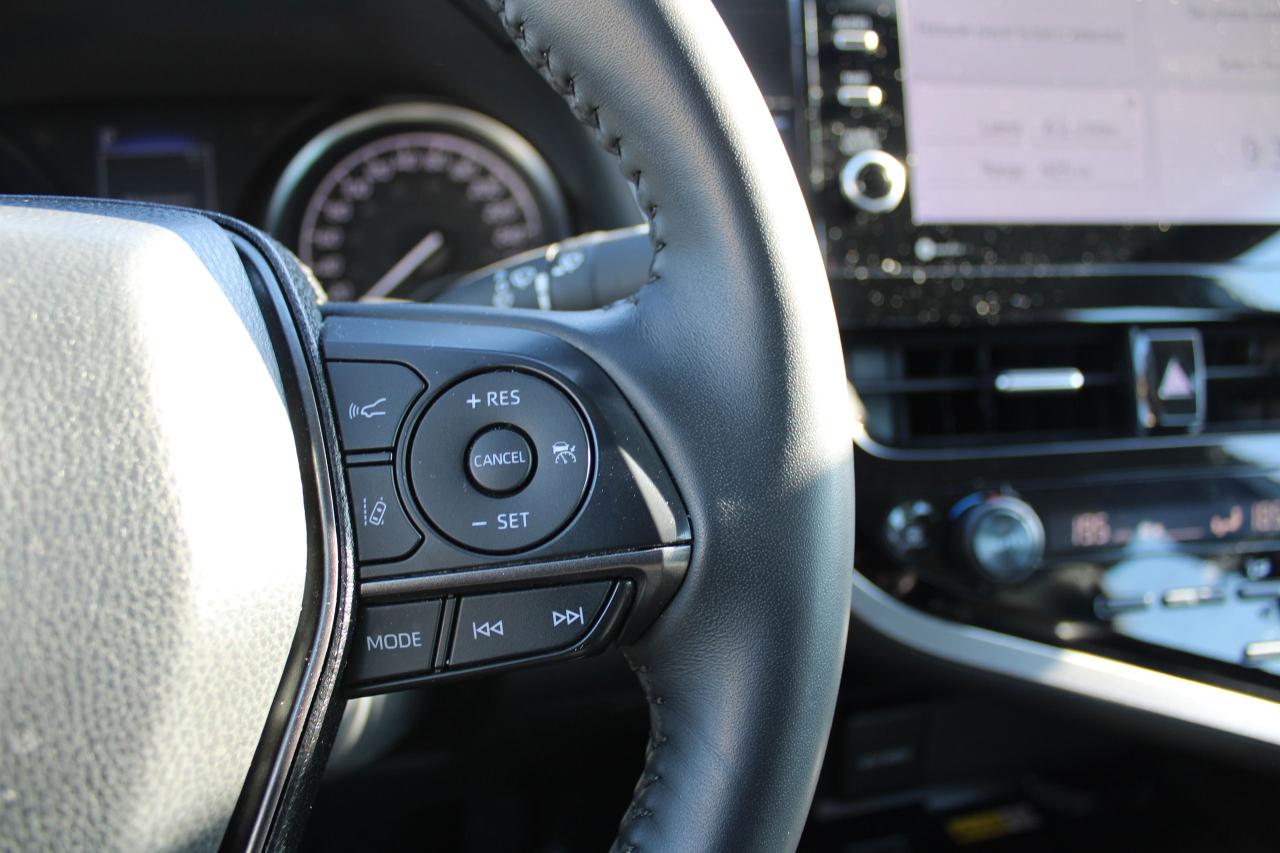 2024 Toyota Camry HYBRID SE Photo