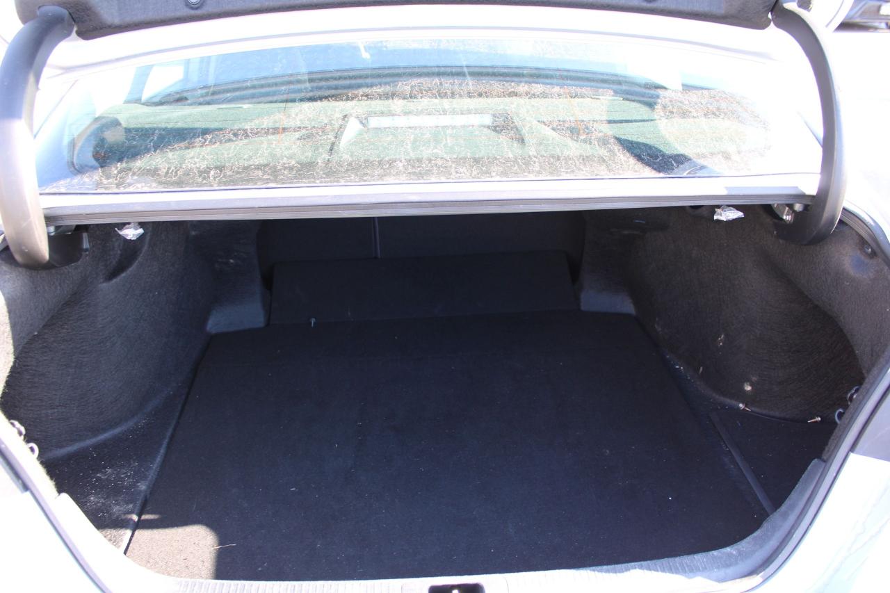 2024 Toyota Camry HYBRID SE Photo