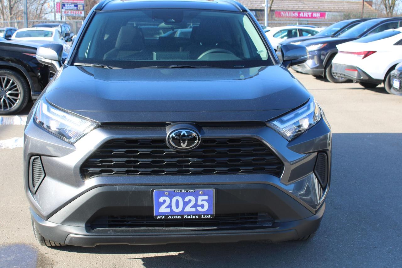 2025 Toyota RAV4 XLE Photo2