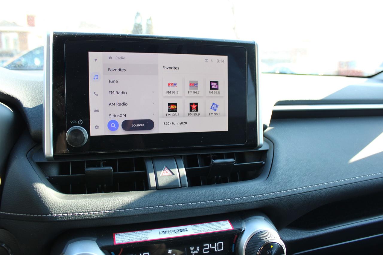 2025 Toyota RAV4 XLE Photo