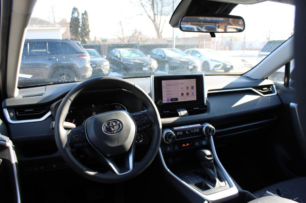 2025 Toyota RAV4 XLE Photo