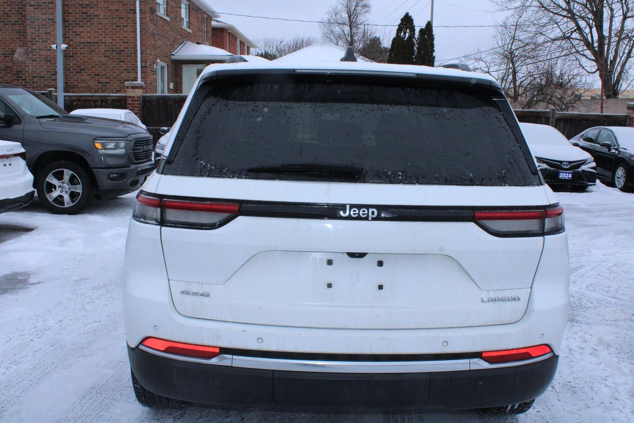 2023 Jeep Grand Cherokee Laredo Photo2