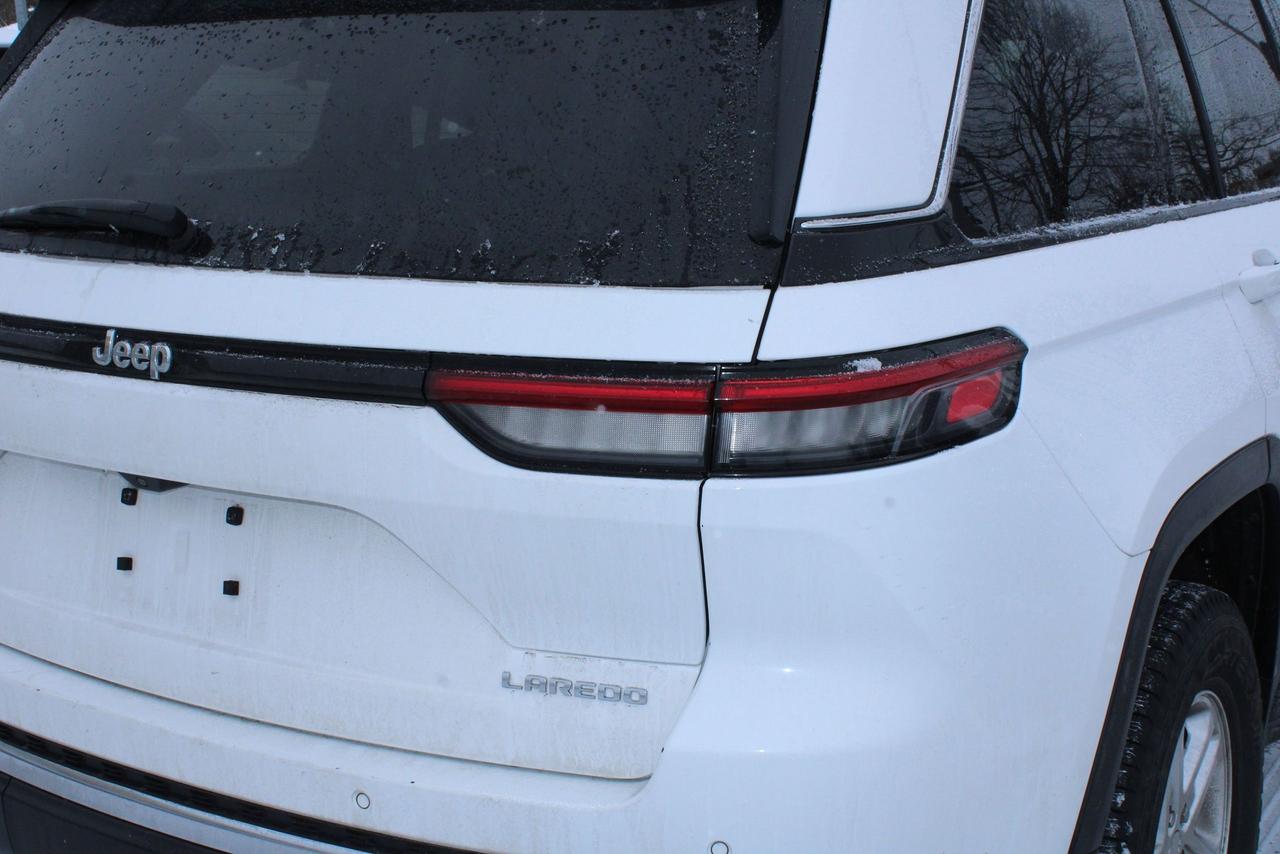 2023 Jeep Grand Cherokee Laredo Photo