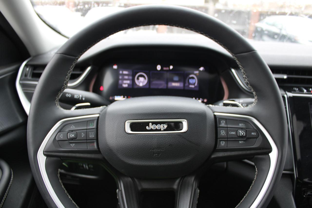 2023 Jeep Grand Cherokee Laredo Photo