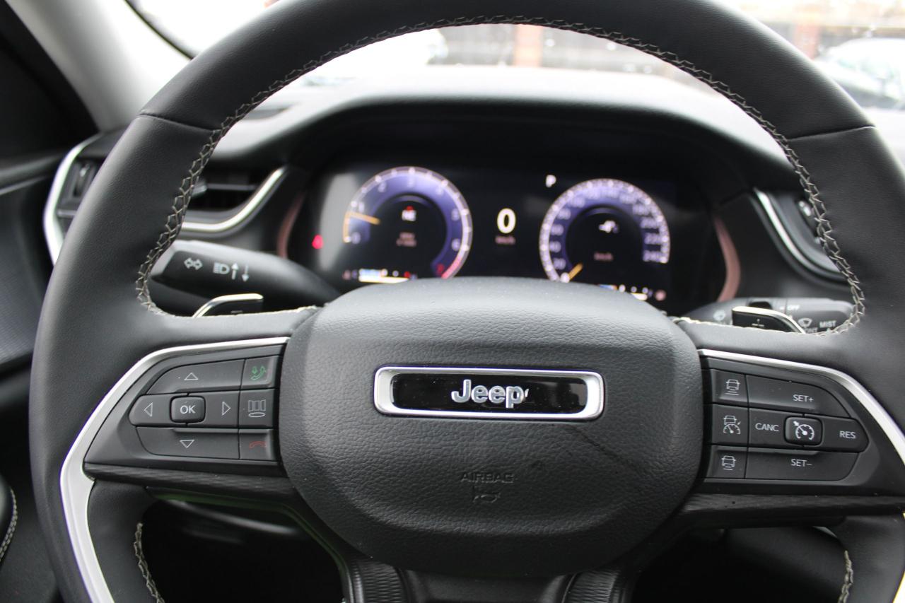 2023 Jeep Grand Cherokee Laredo Photo