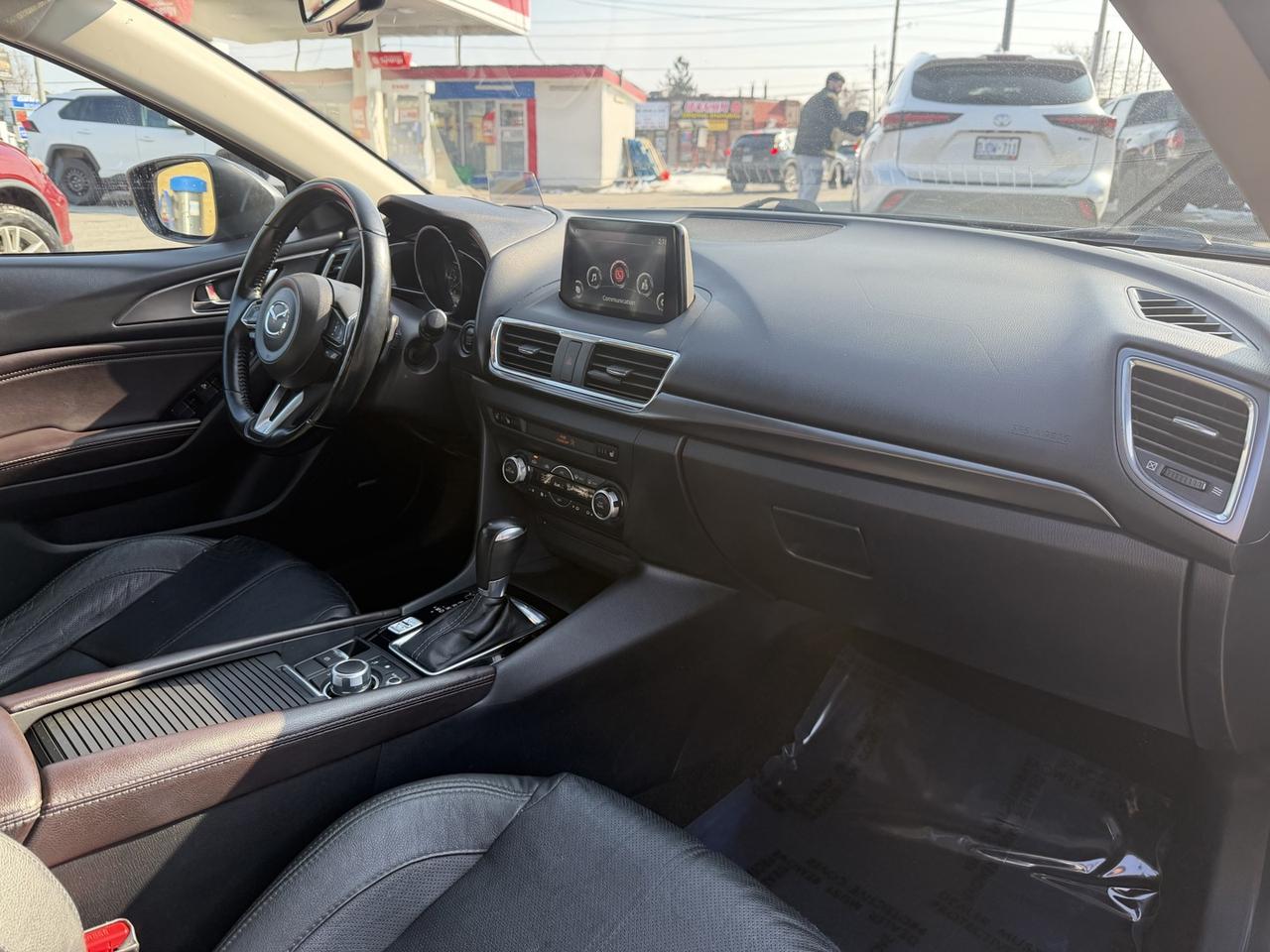 2018 Mazda MAZDA3 GT Photo