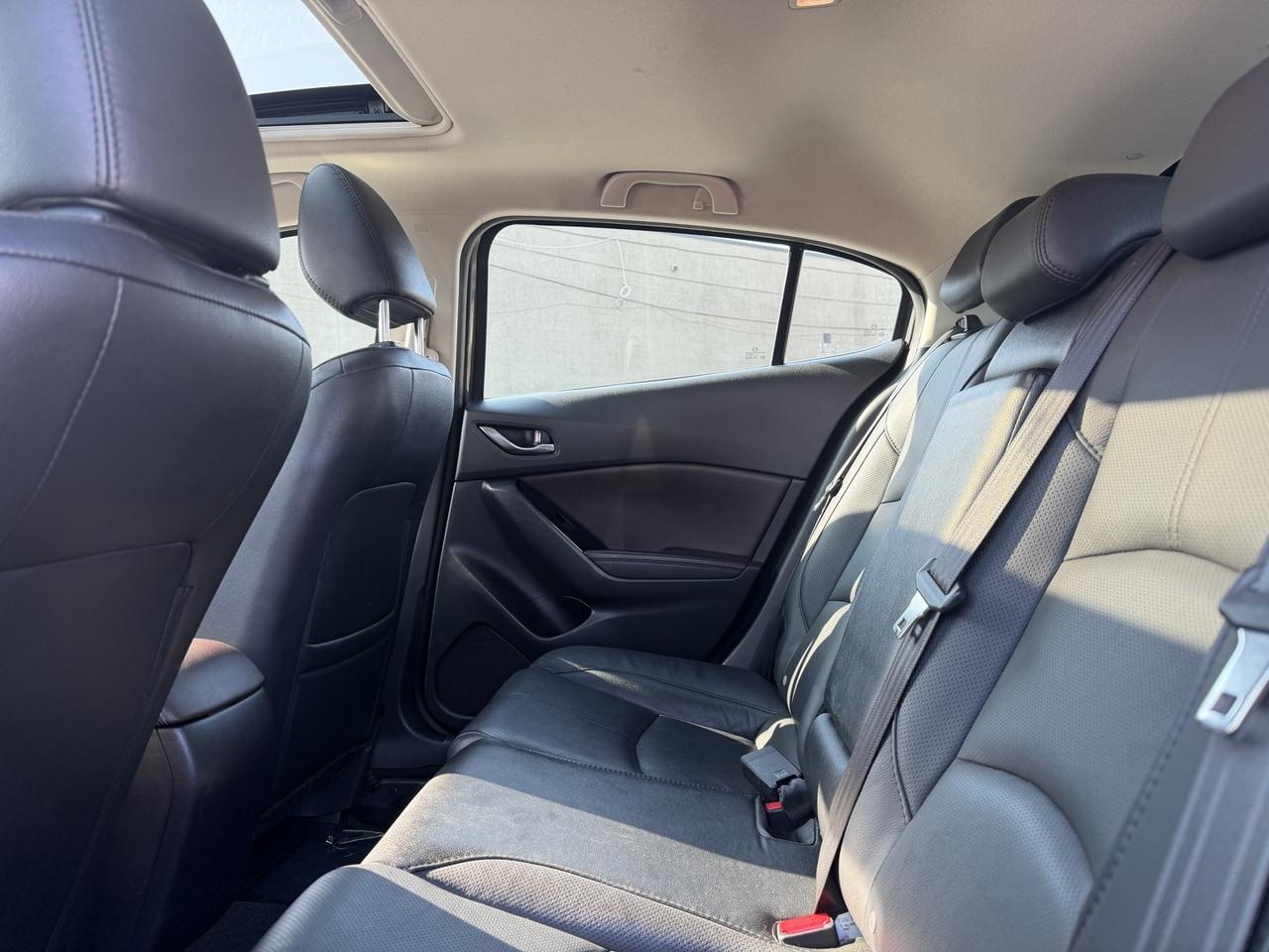 2018 Mazda MAZDA3 GT Photo