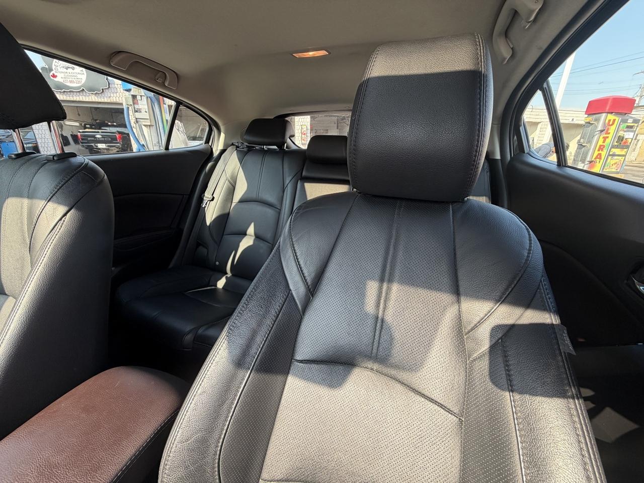 2018 Mazda MAZDA3 GT Photo