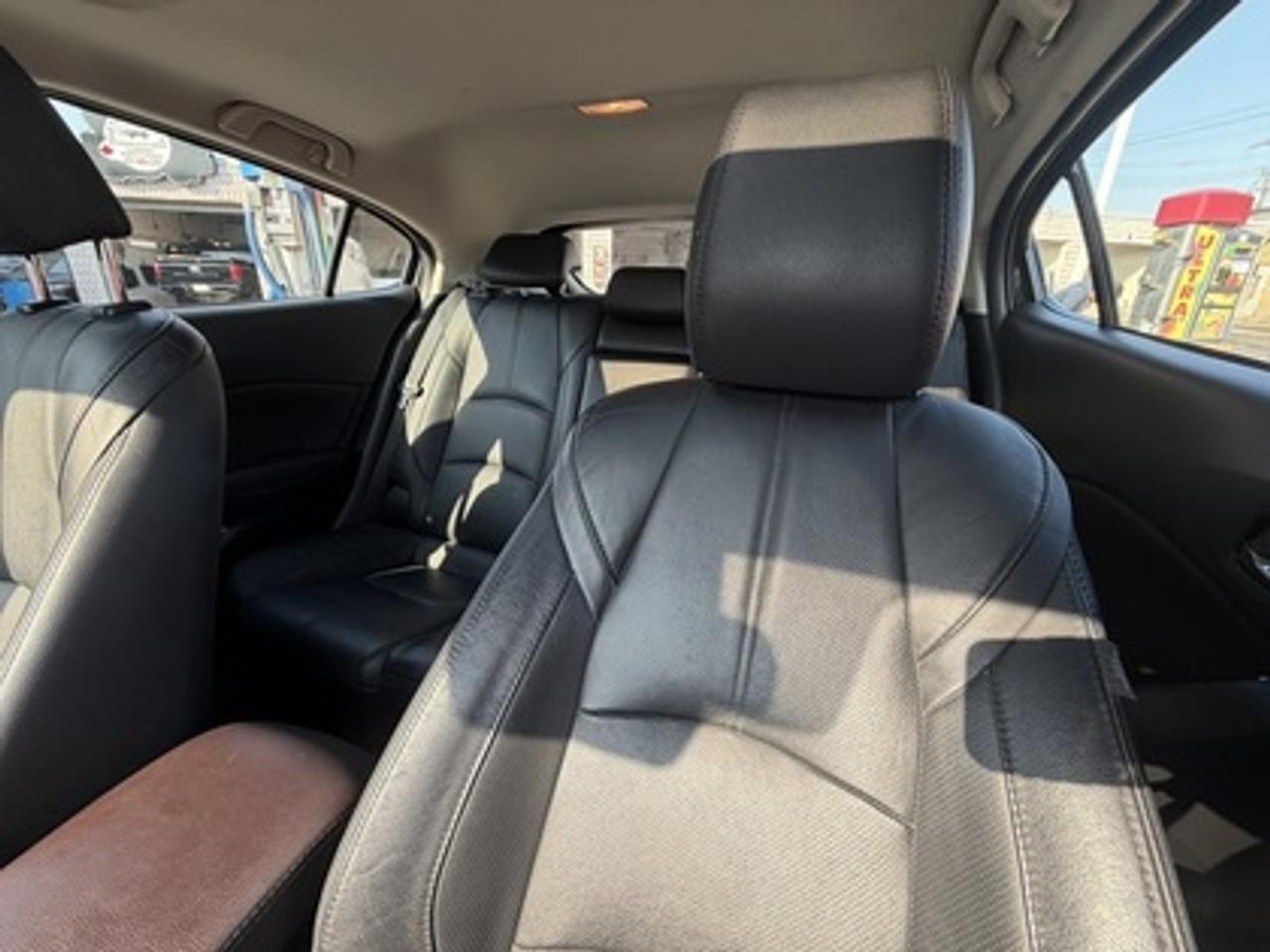 2018 Mazda MAZDA3 GT Photo