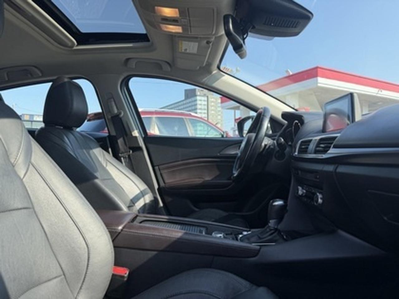 2018 Mazda MAZDA3 GT Photo