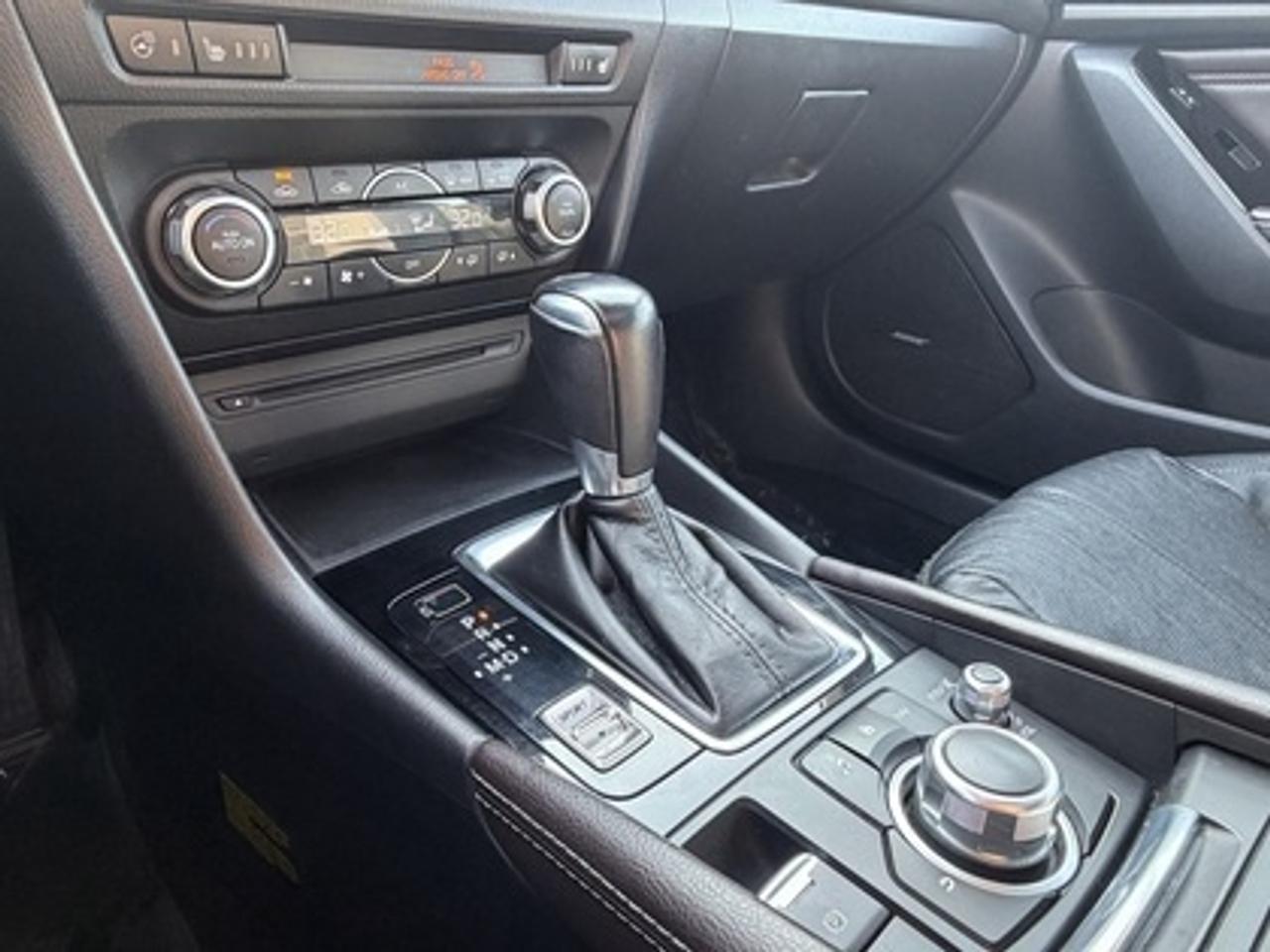 2018 Mazda MAZDA3 GT Photo