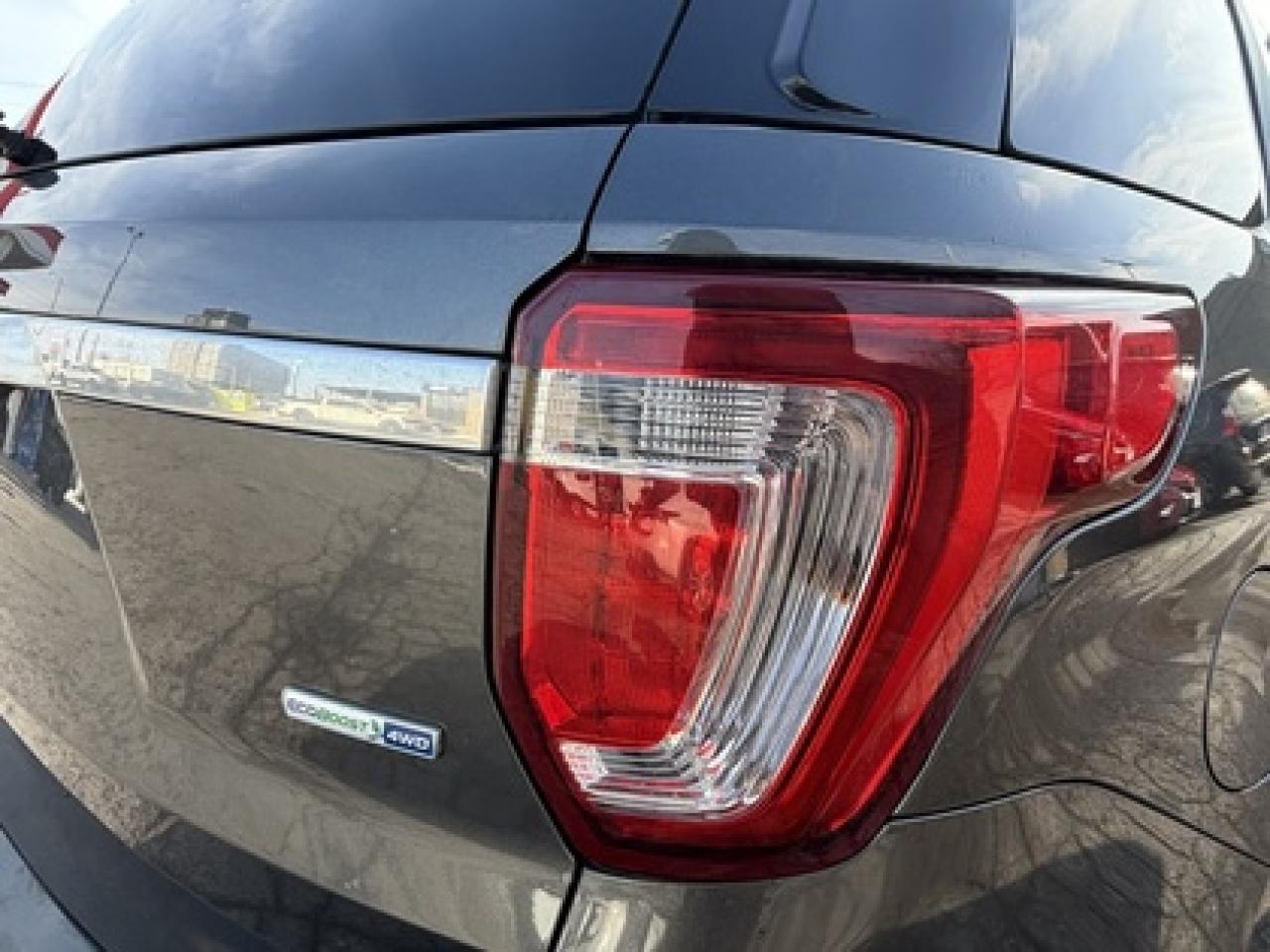 2017 Ford Explorer Platinum Awd Photo