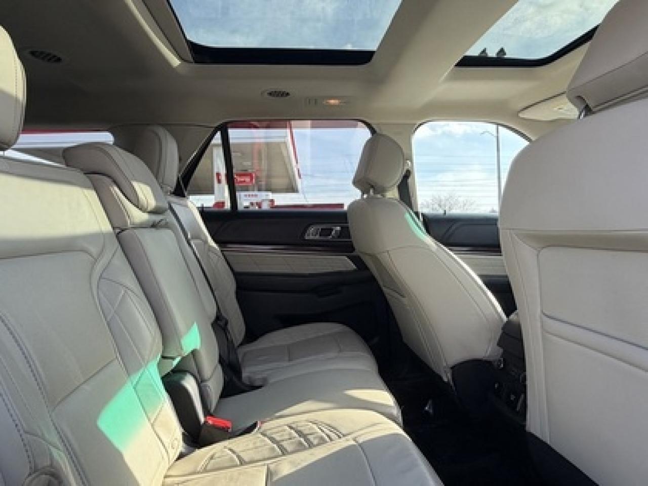 2017 Ford Explorer Platinum Awd Photo