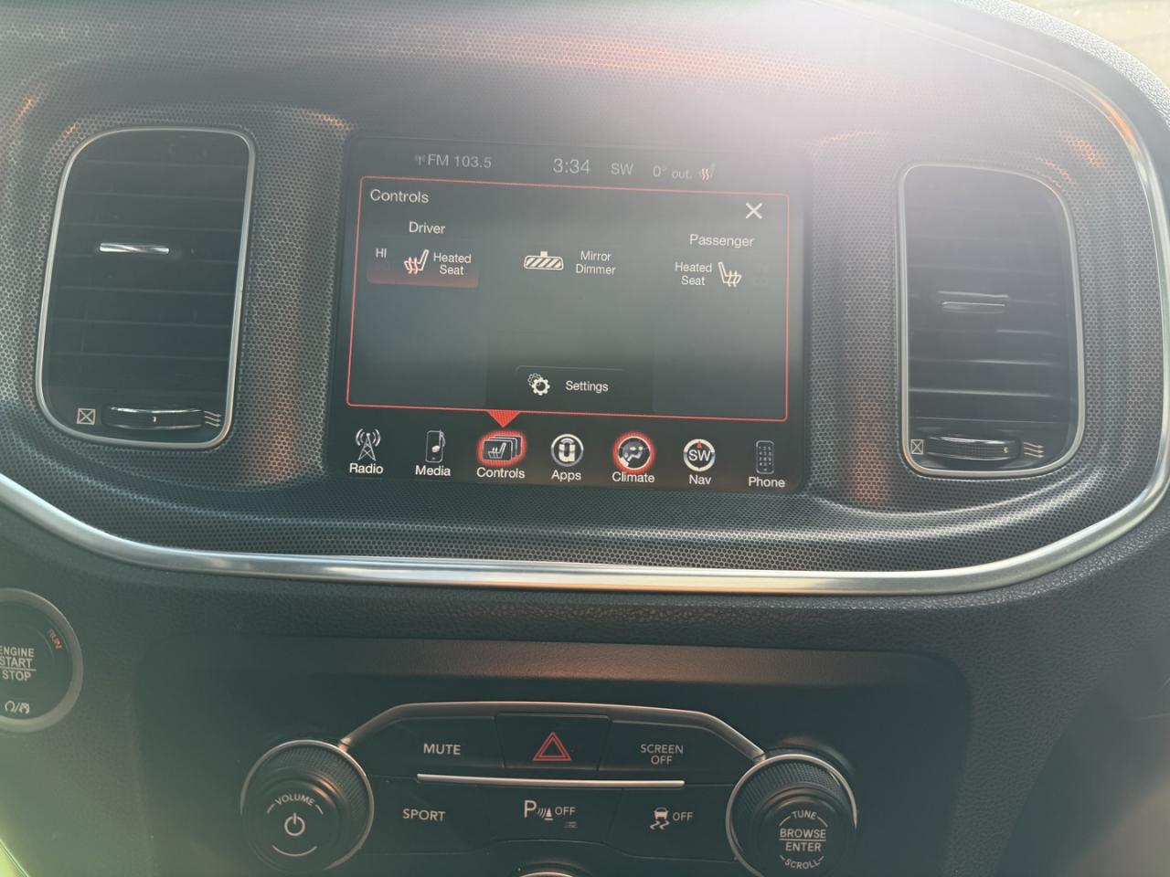 2017 Dodge Charger SXT AWD Photo