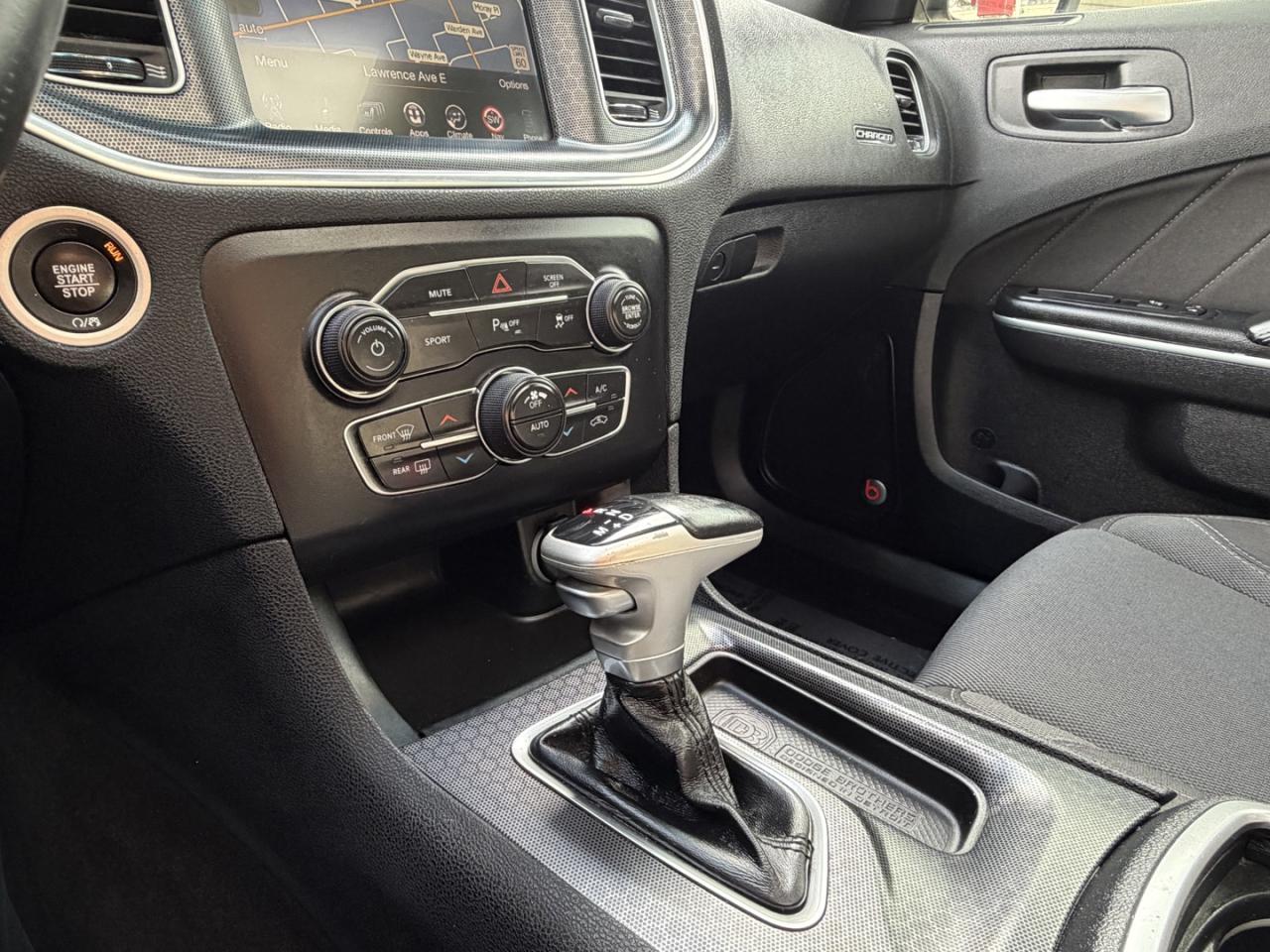 2017 Dodge Charger SXT AWD Photo