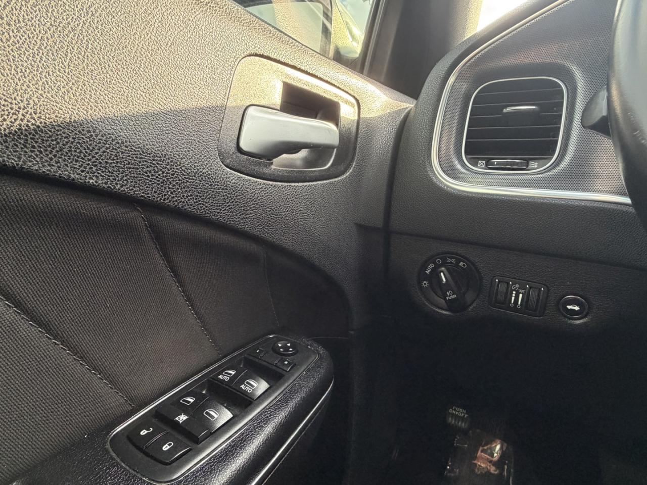 2017 Dodge Charger SXT AWD Photo