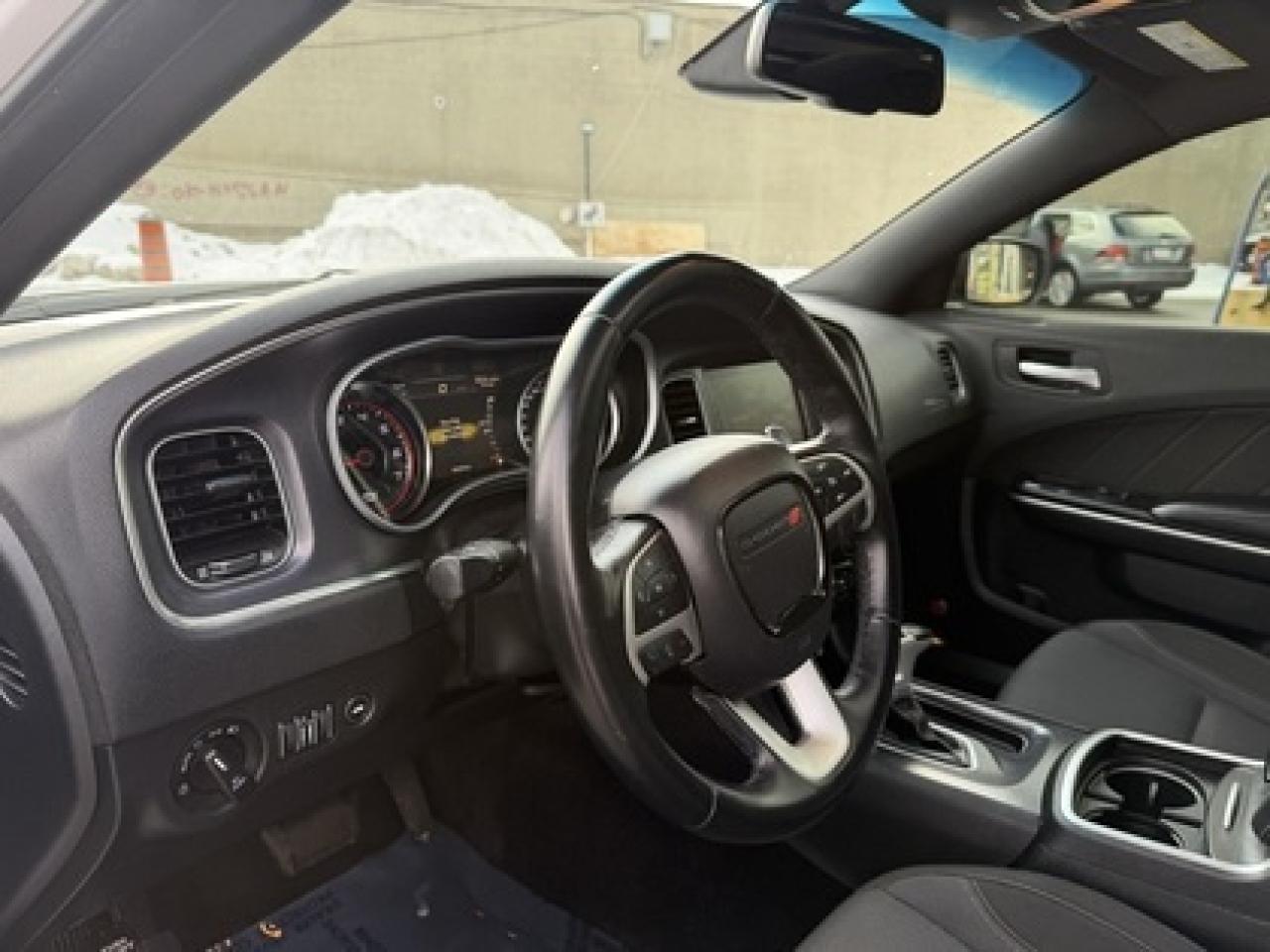 2017 Dodge Charger SXT AWD Photo