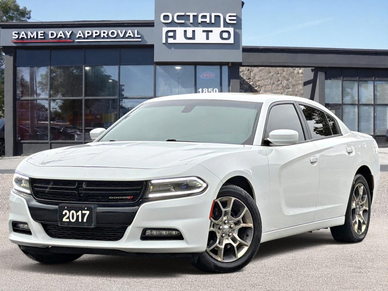 2017 Dodge Charger 4dr Sdn SXT AWD Photo