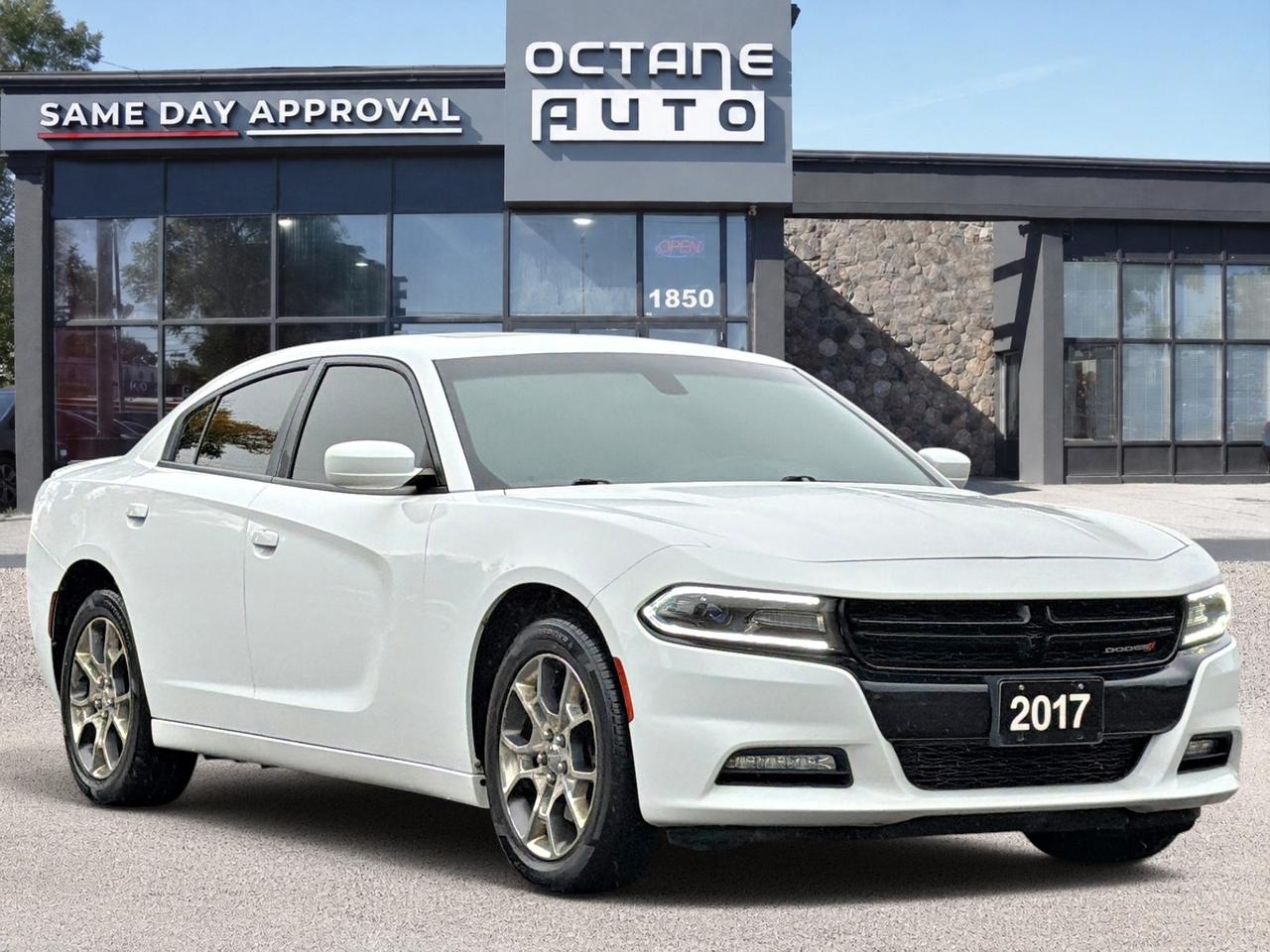 2017 Dodge Charger 4dr Sdn SXT AWD Photo