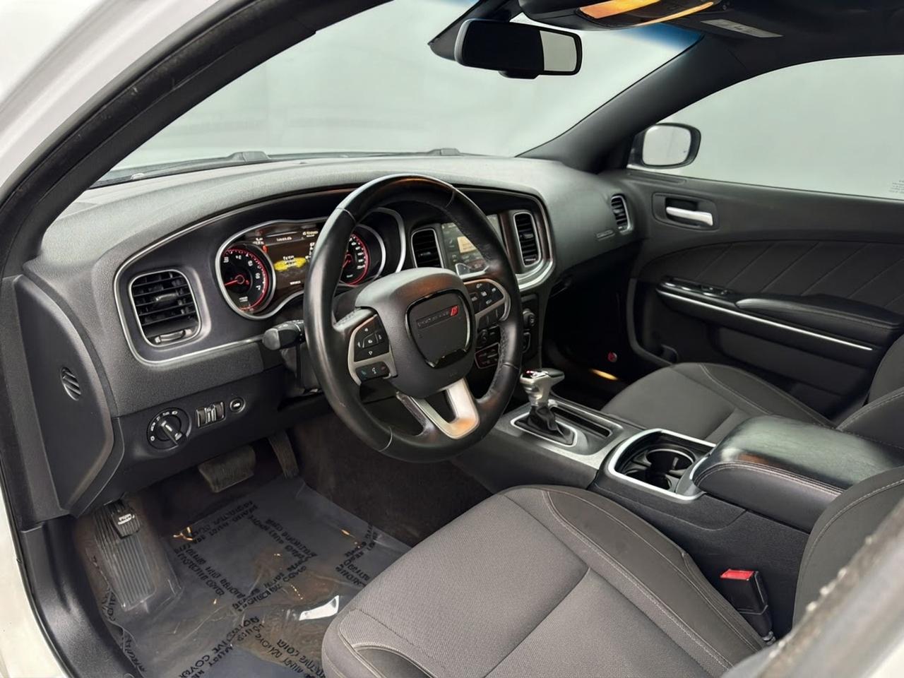 2017 Dodge Charger 4dr Sdn SXT AWD Photo