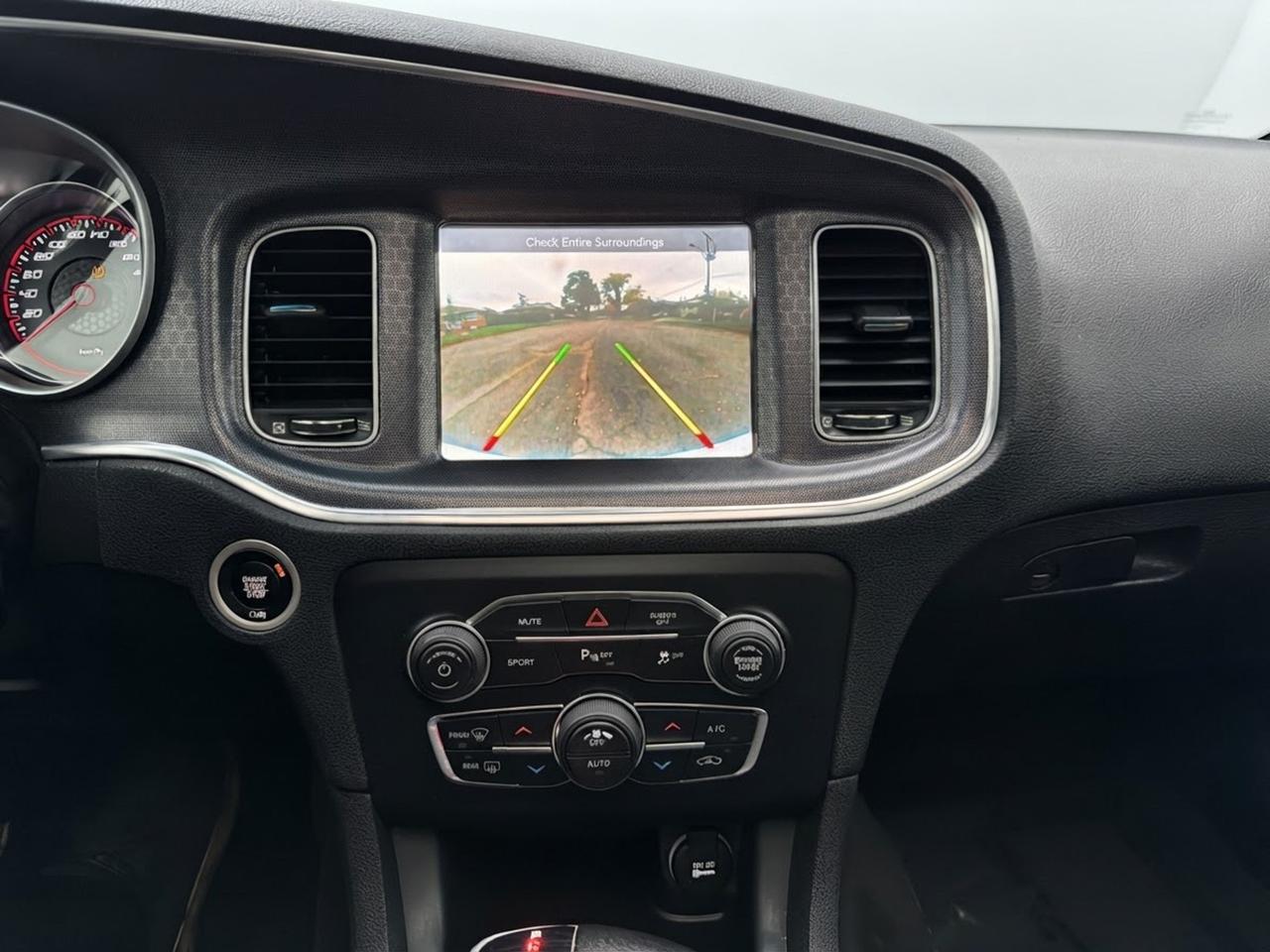 2017 Dodge Charger 4dr Sdn SXT AWD Photo