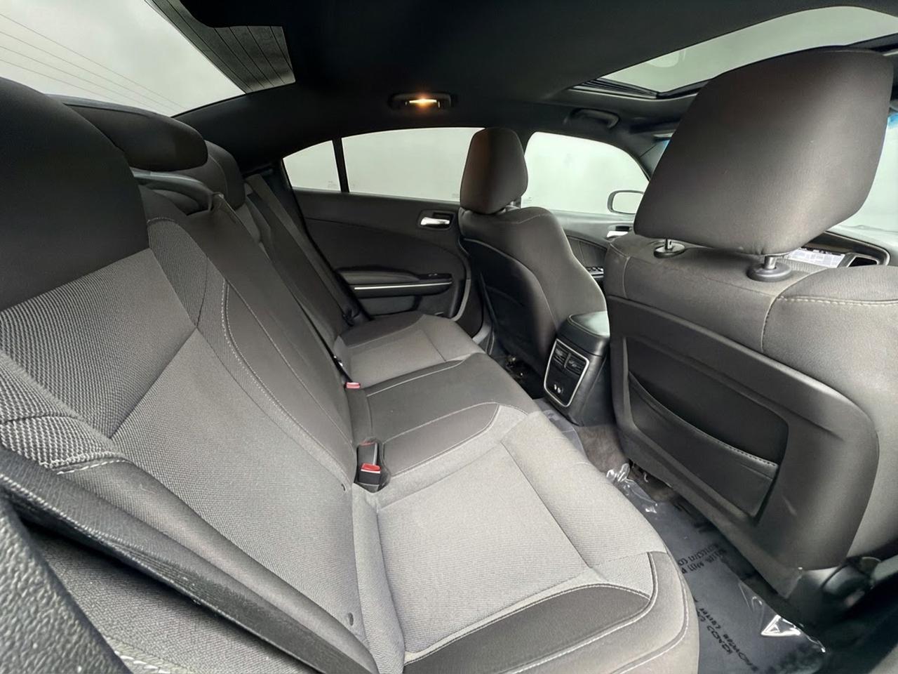 2017 Dodge Charger 4dr Sdn SXT AWD Photo