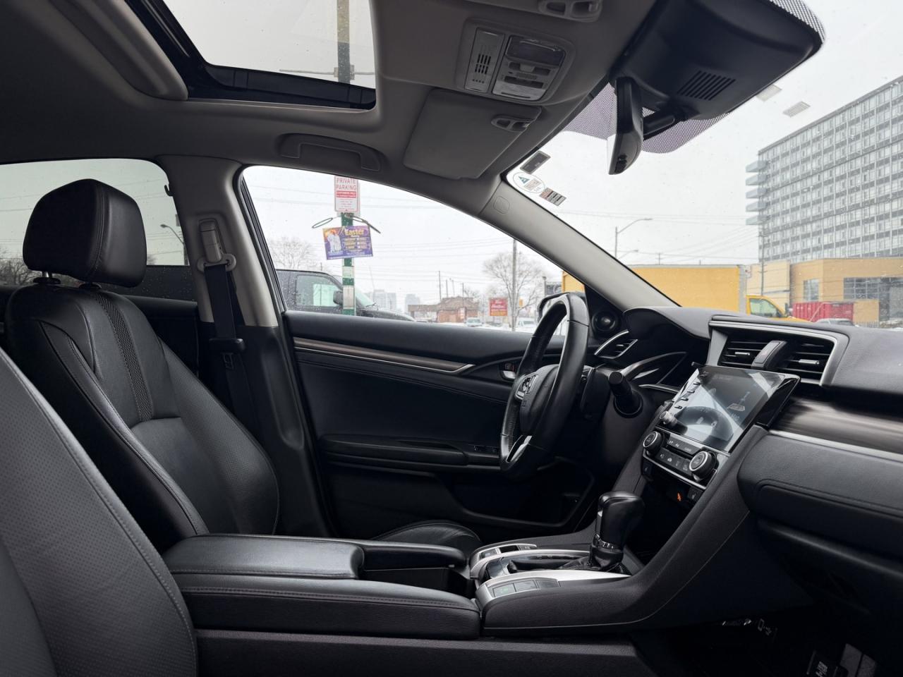 2021 Honda Civic Touring Sedan CVT Photo