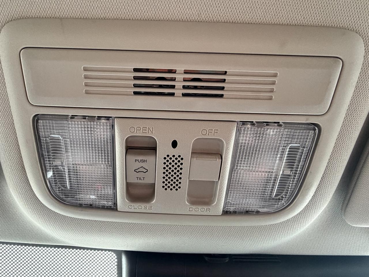 2021 Honda Civic Touring Sedan CVT Photo