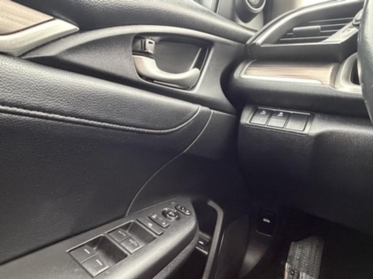 2021 Honda Civic Touring Sedan CVT Photo