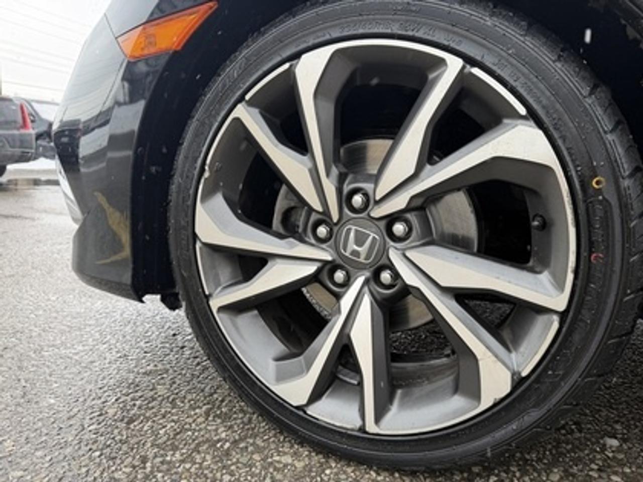 2021 Honda Civic Touring Sedan CVT Photo