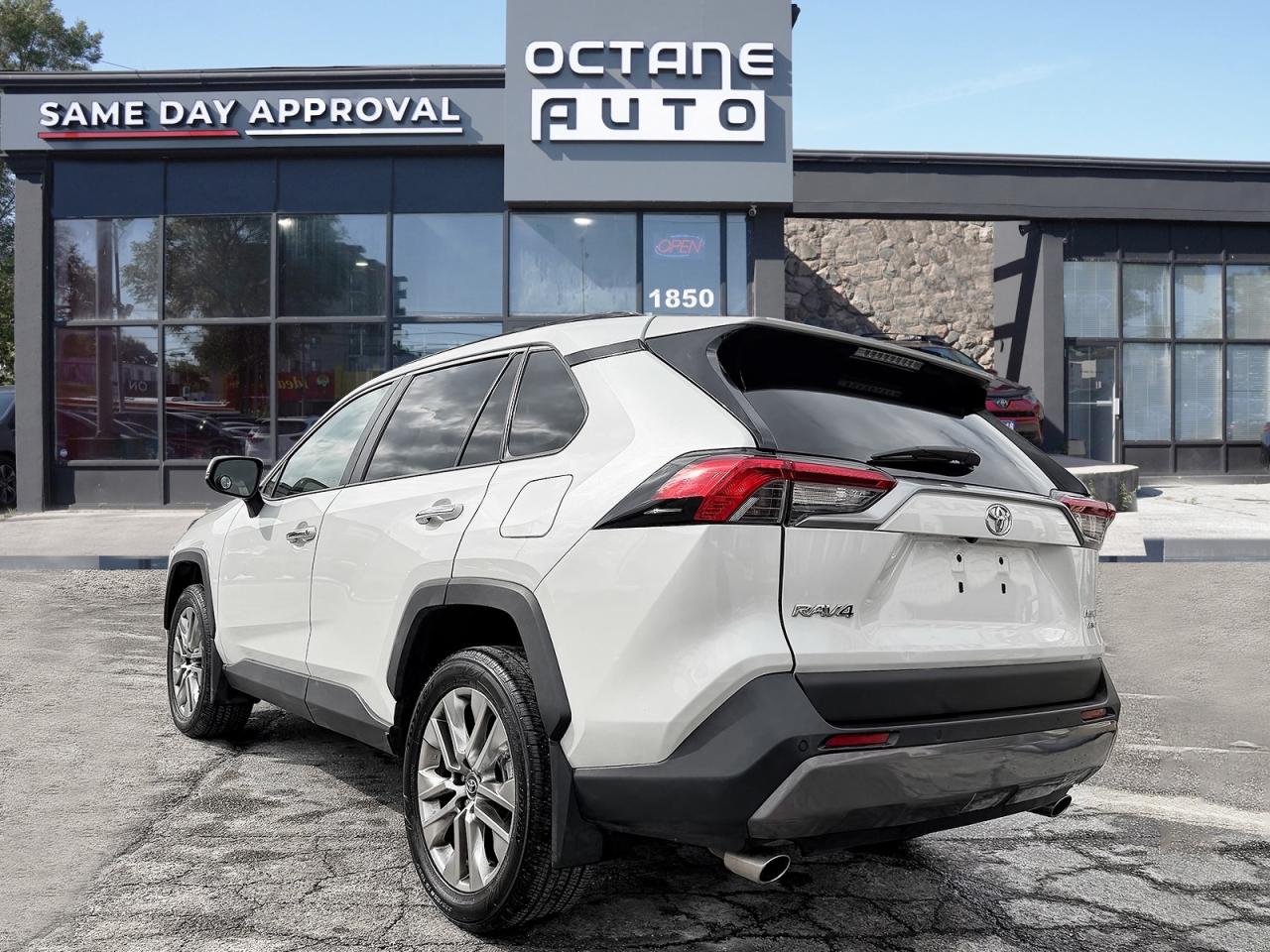 2019 Toyota RAV4 LIMITED AWD Photo