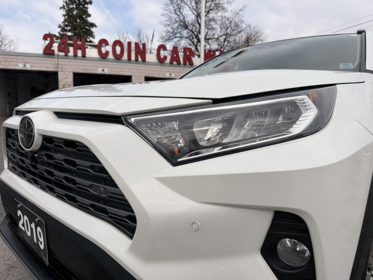 2019 Toyota RAV4 LIMITED AWD Photo
