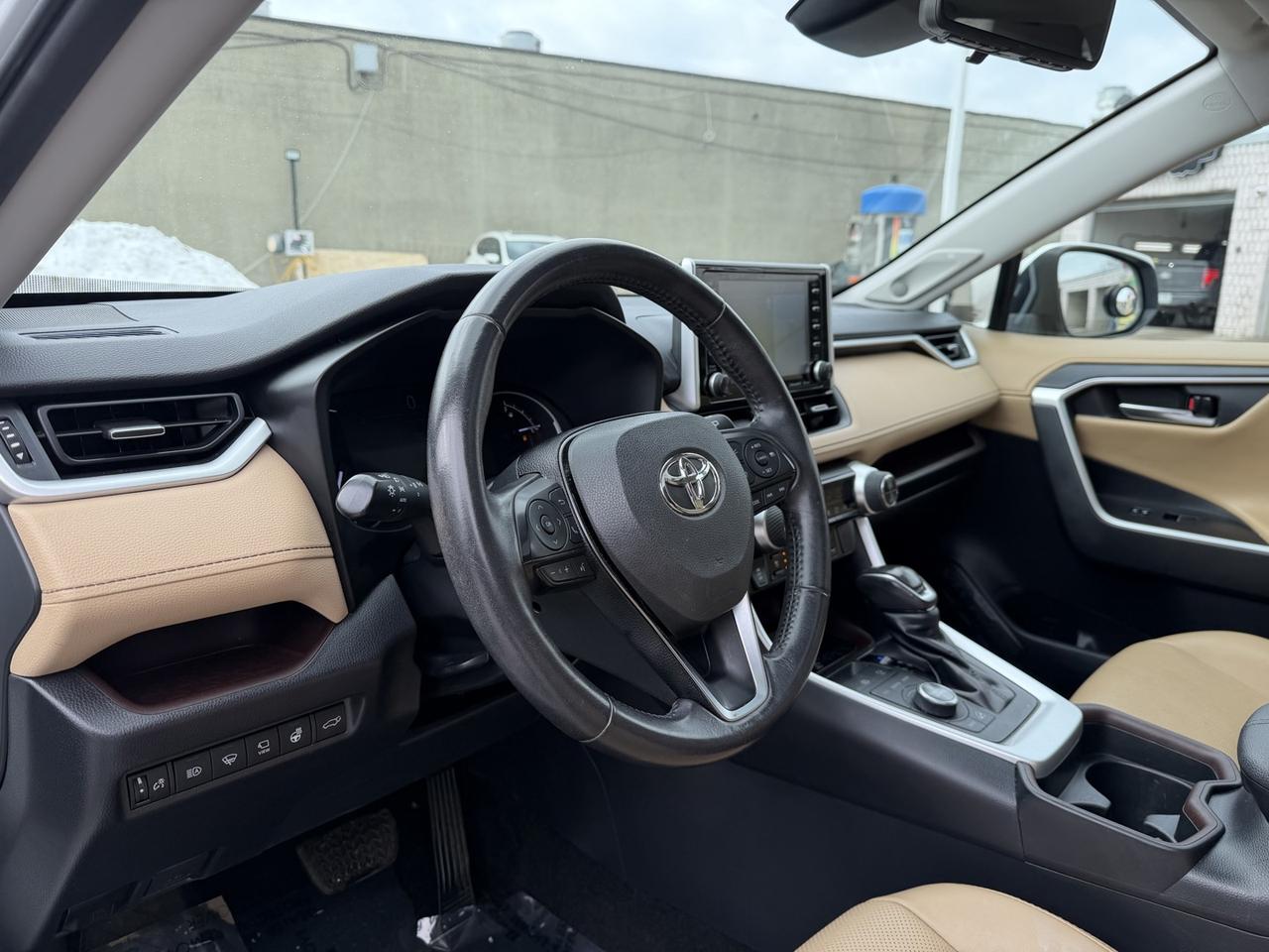 2019 Toyota RAV4 LIMITED AWD Photo