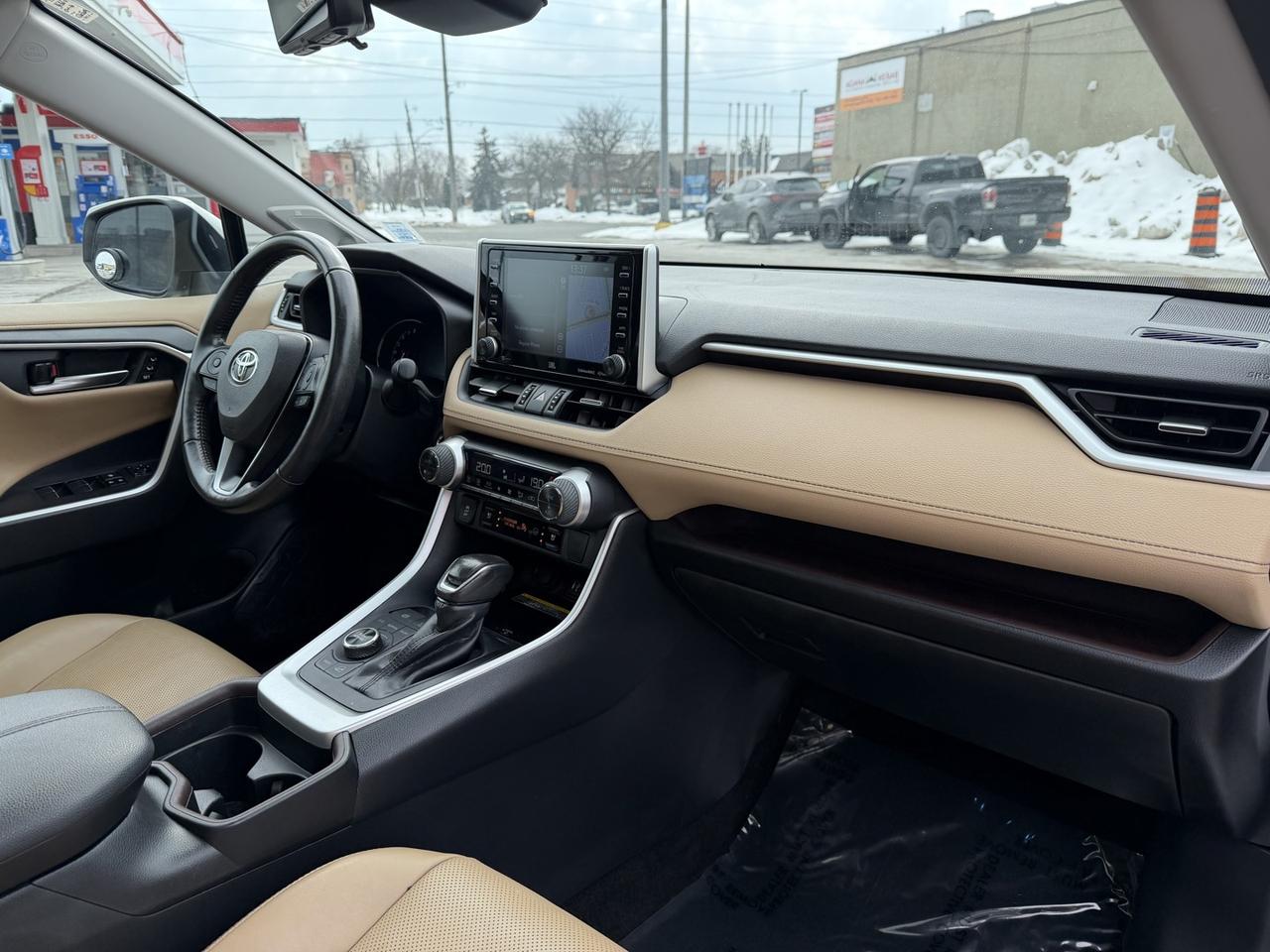 2019 Toyota RAV4 LIMITED AWD Photo