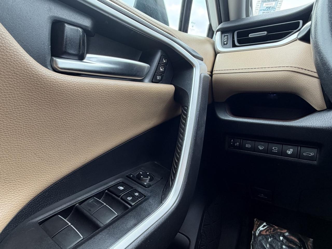 2019 Toyota RAV4 LIMITED AWD Photo