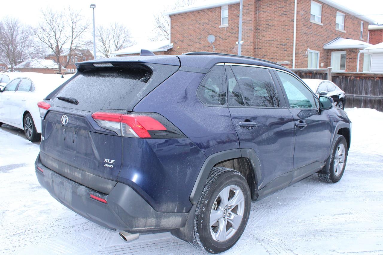 2025 Toyota RAV4 XLE Photo3