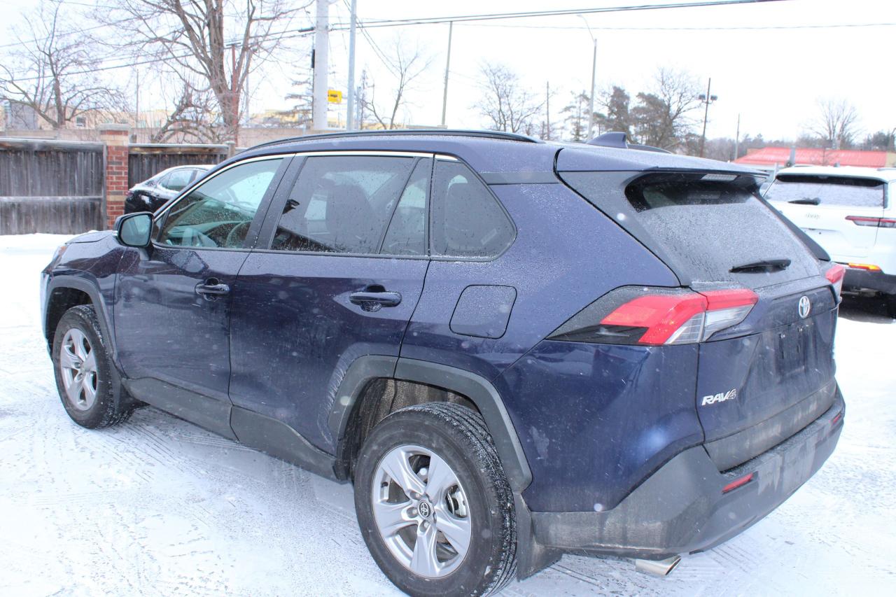 2025 Toyota RAV4 XLE Photo4