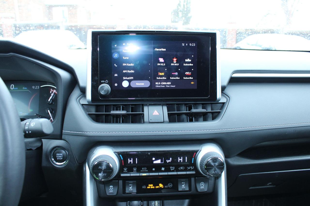 2025 Toyota RAV4 XLE Photo