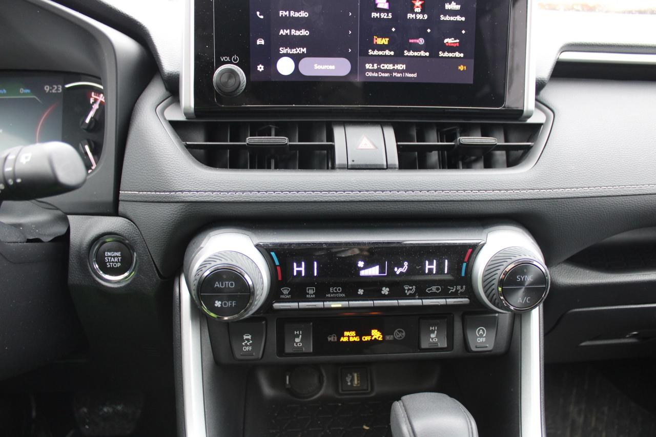 2025 Toyota RAV4 XLE Photo