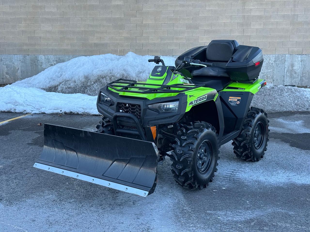 <p dir=ltr>JUST LANDED!!</p><p dir=ltr>2022 Arctic Cat Alterra 600!!</p><p dir=ltr>**PLOW AND WINCH INCLUDED**</p><p dir=ltr>**REAR SEAT UNIT AND STORAGE**&nbsp;</p><p dir=ltr>The 2022 Arctic Cat Alterra 600 EPS Base is a utility ATV featuring a 45-hp, 597cc liquid-cooled single-cylinder engine, electronic power steering (EPS), and a CVTech transmission. It includes 2WD/4WD with selectable front diff lock, 10 inches of ground clearance, and steel wheels with 25-inch tires.&nbsp;</p><p dir=ltr><strong>Key Specifications</strong></p><p dir=ltr><strong>Engine</strong>: 597cc, 4-stroke, single-cylinder, liquid-cooled</p><p dir=ltr><strong>Horsepower</strong>: 45 HP</p><p dir=ltr><strong>Transmission</strong>: CVT (CVTech Trailbloc drive/Invance driven) with High/Low/Reverse/Park</p><p dir=ltr><strong>Drive System</strong>: 2WD/4WD with Electronic Front Differential Lock</p><p dir=ltr><strong>Power Steering</strong>: Electronic Power Steering (EPS)</p><p dir=ltr><strong>Suspension Travel</strong>: 9.0 in. (228.6 mm) front and rear</p><p dir=ltr><strong>Ground Clearance</strong>: 10 in. (25.4 cm)</p><p dir=ltr><strong>Towing Capacity</strong>: 1,050 lbs</p><p dir=ltr><strong>Rack Capacity</strong>: 100 lbs Front / 200 lbs Rear</p><p dir=ltr><strong>Fuel Capacity</strong>: 5.7 gallons</p><p dir=ltr><strong>Dry Weight</strong>: Approx. 741 lbs</p><p dir=ltr><strong>Wheels</strong>: Steel</p><p dir=ltr><strong>Tires</strong>: 25-inch</p><p dir=ltr><strong>Key Features</strong></p><p dir=ltr><strong>Storage</strong>: Includes a front-mounted storage bin</p><p dir=ltr><strong>Lighting</strong>: Halogen headlights</p><p dir=ltr><strong>Instrumentation</strong>: Digital gauge</p><p dir=ltr><strong>Colour</strong>: Green</p><p dir=ltr style=line-height: 1.2; margin-top: 12pt; margin-bottom: 12pt;>&nbsp;</p><p dir=ltr style=line-height: 1.2; margin-top: 12pt; margin-bottom: 12pt;><span style=font-size: 11pt; font-family: Times New Roman,serif; color: #000000; background-color: #ffffff; font-weight: 400; font-style: italic; font-variant: normal; text-decoration: none; vertical-align: baseline; white-space: pre-wrap;>This vehicle is being sold &ldquo;as-is&rdquo;, unfit, not e-tested and is not represented as being in a road worthy condition, mechanically sound or maintained at any guaranteed level of quality. The vehicle may not be fit for use as a means of transportation and may require substantial repairs at the purchaser&rsquo;s expense. It may not be possible to register the vehicle to be driven in its current condition.</span></p><p dir=ltr style=line-height: 1.2; margin-top: 12pt; margin-bottom: 12pt;><span style=font-size: 11pt; font-family: Roboto,sans-serif; color: #000000; background-color: transparent; font-weight: 400; font-style: italic; font-variant: normal; text-decoration: none; vertical-align: baseline; white-space: pre-wrap;>HST and Licensing Fees are to be charged on all vehicles.&nbsp;</span></p><p dir=ltr style=line-height: 1.2; margin-top: 12pt; margin-bottom: 12pt;><span style=font-size: 11pt; font-family: Roboto,sans-serif; color: #000000; background-color: transparent; font-weight: 400; font-style: italic; font-variant: normal; text-decoration: none; vertical-align: baseline; white-space: pre-wrap;>Auto View is located at 590 South Service Road Stoney Creek, only minutes off the QEW Exit 83 Fruitland Road!</span></p><p dir=ltr style=line-height: 1.2; margin-top: 12pt; margin-bottom: 12pt;><span style=font-size: 11pt; font-family: Roboto,sans-serif; color: #000000; background-color: transparent; font-weight: 400; font-style: italic; font-variant: normal; text-decoration: none; vertical-align: baseline; white-space: pre-wrap;>Contact us VIA email, call, or text!</span></p><p dir=ltr style=line-height: 1.2; margin-top: 12pt; margin-bottom: 12pt;><span style=font-size: 11pt; font-family: Roboto,sans-serif; color: #000000; background-color: transparent; font-weight: 400; font-style: italic; font-variant: normal; text-decoration: none; vertical-align: baseline; white-space: pre-wrap;>sales@autoview.ca</span></p><p style=line-height: 1.2;><span id=docs-internal-guid-4ae5e3c2-7fff-e587-640f-642a3155dc97></span></p><p dir=ltr style=line-height: 1.2; margin-top: 12pt; margin-bottom: 12pt;><span style=font-size: 11pt; font-family: Roboto,sans-serif; color: #000000; background-color: transparent; font-weight: 400; font-style: italic; font-variant: normal; text-decoration: none; vertical-align: baseline; white-space: pre-wrap;>905-379-4206</span></p>